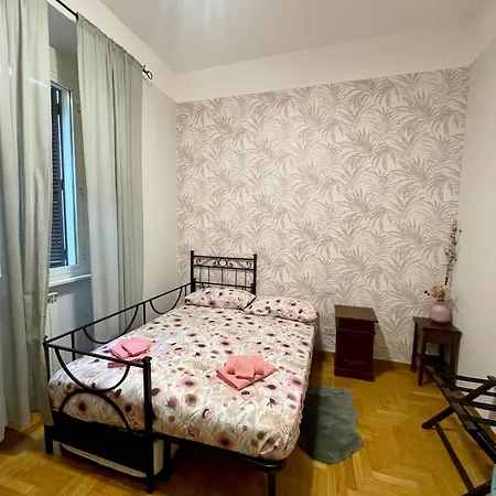 Apartamento Aurora House - Accogliente A Barberini Roma