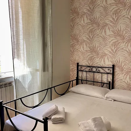 Aurora House - Accogliente A Barberini Lägenhet *